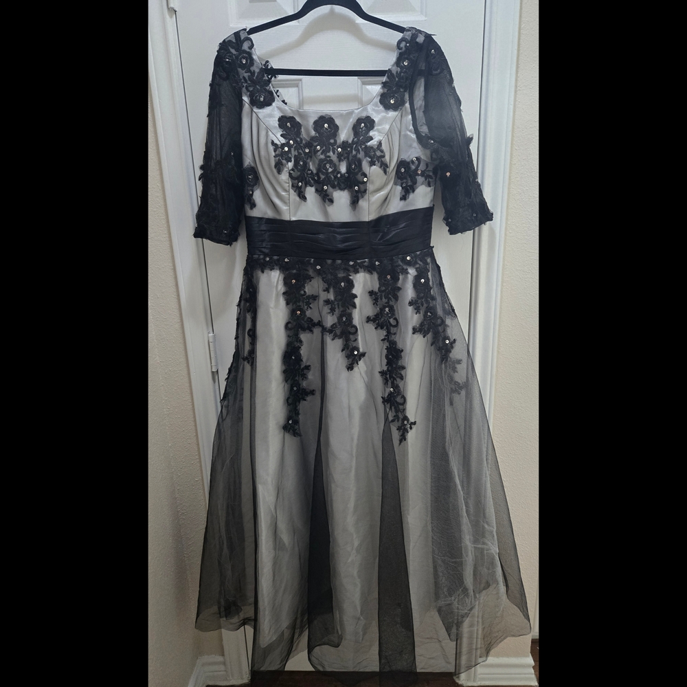 Grace Karin Black Lace Satin Tulle Corset Style A Line Gown Women's Size 14 EUC